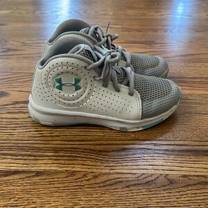 Kid’s under armour basketball shoes